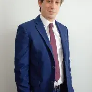 Professionnel du ministère de l'Europe et des Affaires étrangères, diplômé de Sciences Po, enseigne les affaires européennes